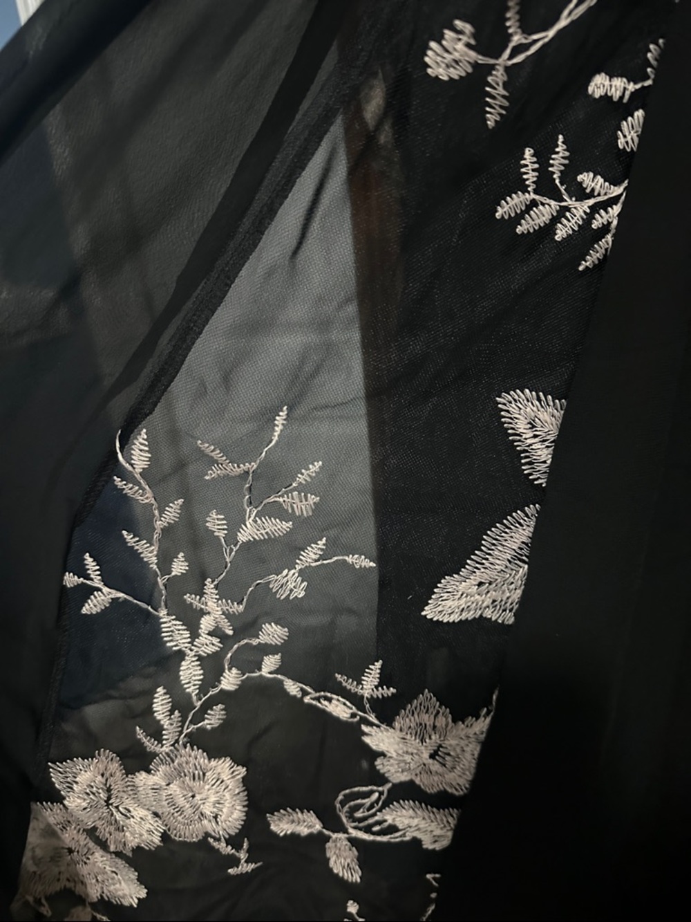 Formal Embroidered dress - Picture 6 of 10